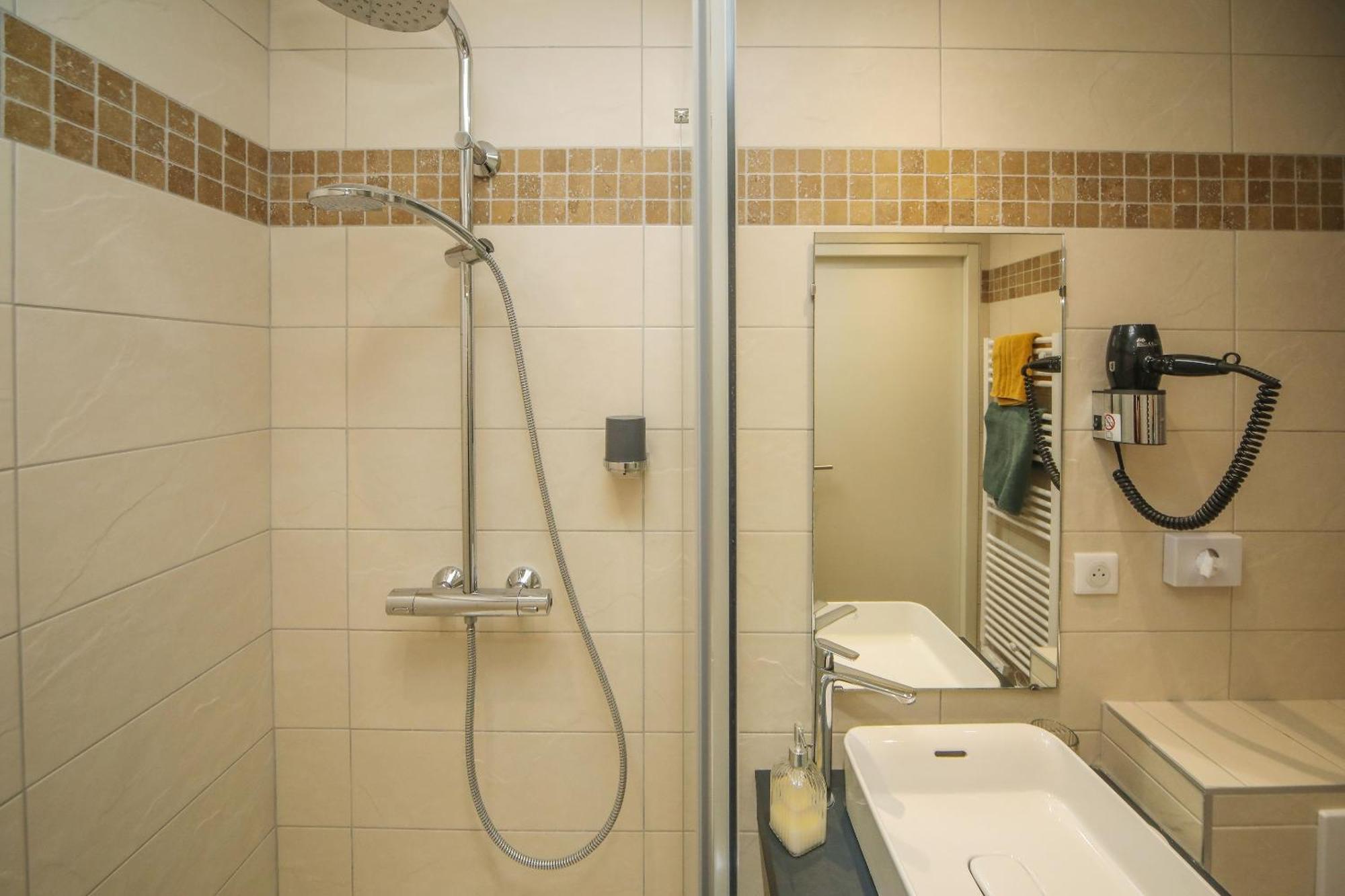 Hotel O Chiroulet Bagnères-de-Bigorre Extérieur photo